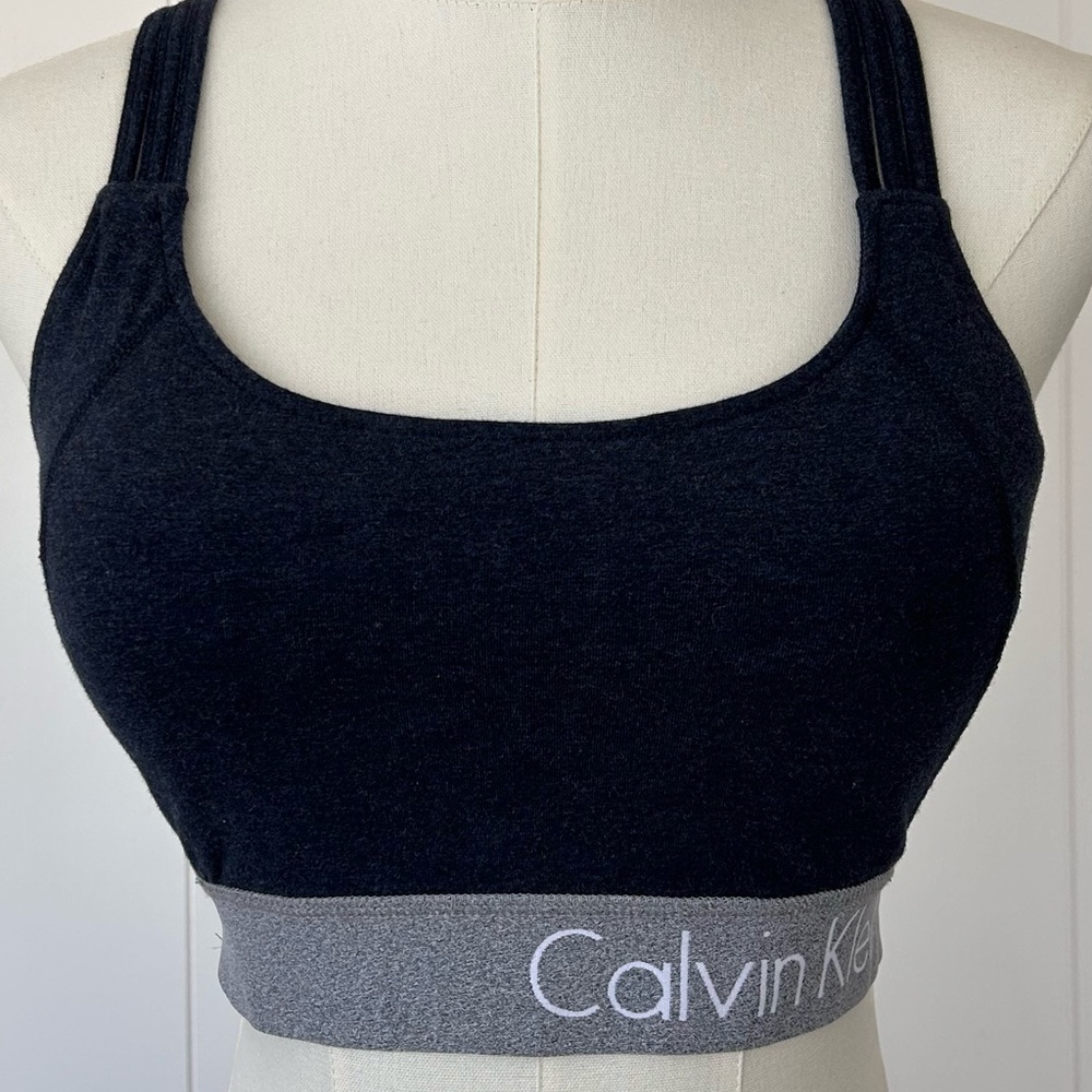 Calvin Klein Performance Stretch Strappy Back Navy Sports‎ Bra Size Medium